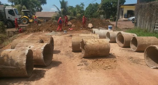 Serviços de drenagem de águas pluviais são executados em Macapá