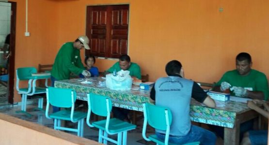 Agentes de endemias fazem ação de combate à malária em comunidades rurais do município