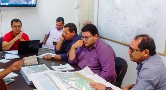Paisagismo nas áreas urbana e rural de Macapá é discutido por técnicos e secretários da PMM