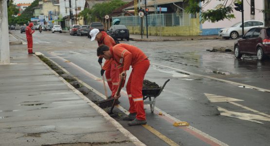 Continuam os serviços de limpeza do canal do Pantanal e avenidas da cidade