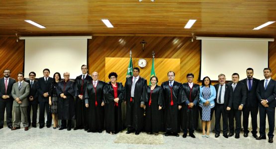 Prefeito Clécio participa de cerimônia de posse dos novos dirigentes do TRE/AP