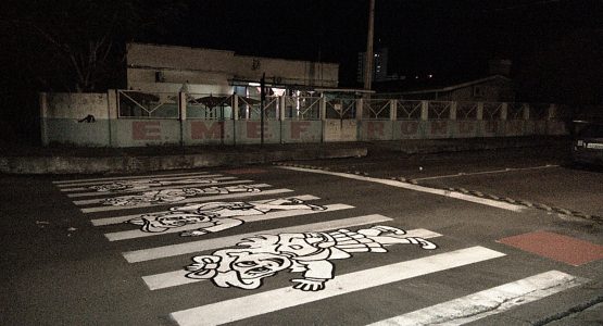Prefeitura personaliza faixas de pedestres em frente às escolas