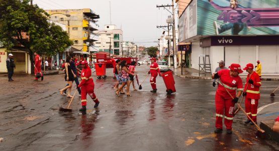 Prefeitura limpa ruas e avenidas após passagem do bloco “A Banda”