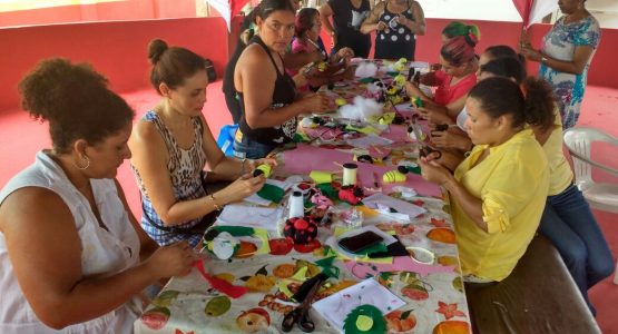 Prefeitura promove oficina de artesanato para mulheres atendidas pelos equipamentos sociais