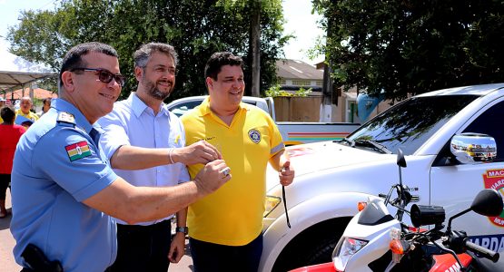 Prefeito Clécio Luís entrega viaturas para reforçar fiscalização no trânsito