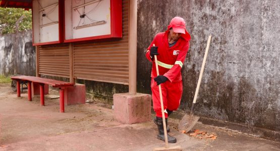 Prefeitura de Macapá intensifica limpeza nos pontos de ônibus