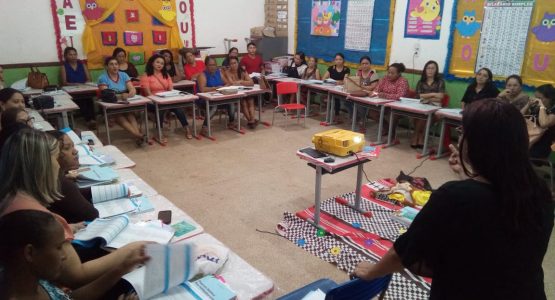 Professores do ensino fundamental participam de formação do Paap