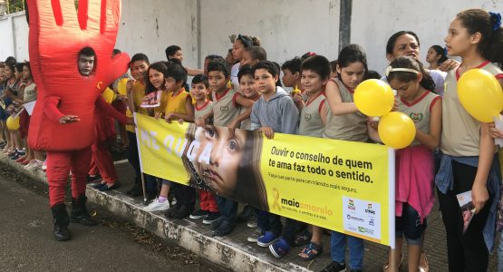 Maio Amarelo: alunos de ensino fundamental participam de campanha educativa