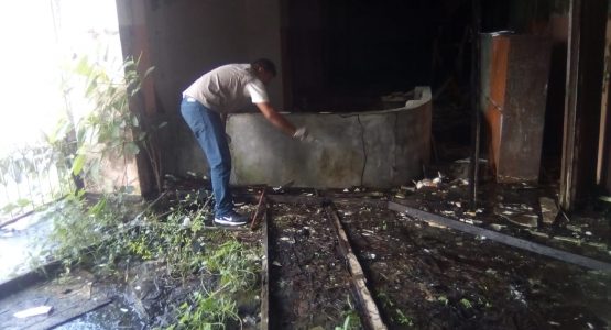 Após denúncia, agentes de endemias inspecionam prédio abandonado no Centro da capital