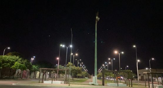 Após furto de cabos, Secretaria de Iluminação Pública restabelece energia na Rua Victa Mota e adjacentes