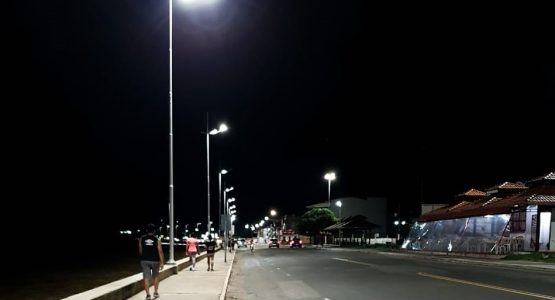 Prefeitura conclui obra de readequação da iluminação pública da orla de Macapá