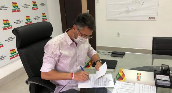 Prefeito de Macapá assina decreto determinando uso obrigatório de máscara de proteção em estabelecimentos públicos e privados