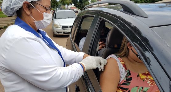 Prefeitura de Macapá inicia vacinação para adultos portadores de doenças crônicas por meio de pontos de drive-thru