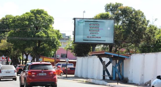 Transparência: Prefeitura de Macapá utiliza telões digitais e mídia indoor espalhados na cidade para divulgar gastos e dados da Covid-19