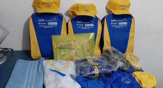 Alunos do projeto AABB Comunidade e Prefeitura de Macapá recebem uniforme e kit pedagógico para atividades online