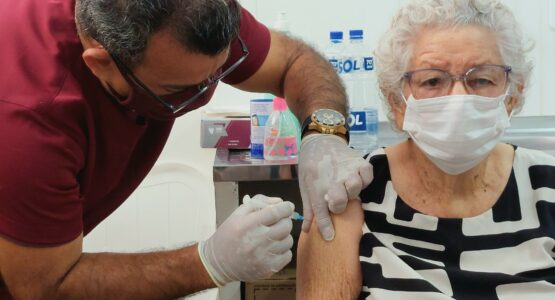Sexta e sábado tem vacinação itinerante contra Influenza e Covid-19 para públicos adulto e infantil em Macapá