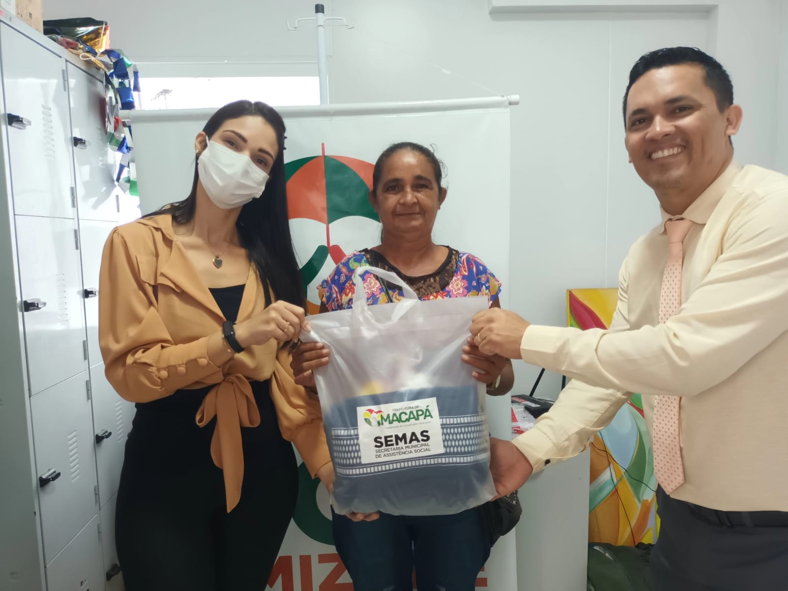 Semas distribui kits higiene | Foto: Alexandra Gomes/PMM