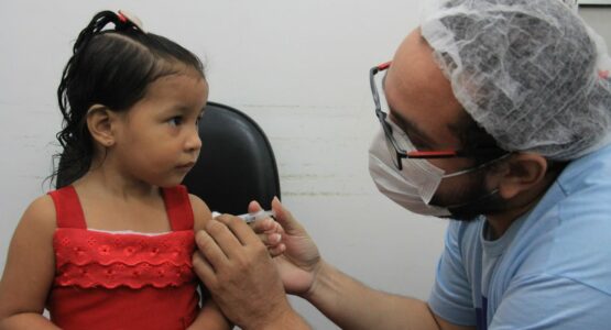 Covid-19: Prefeitura de Macapá vacina crianças sem comorbidades entre 2 e 3 anos incompletos