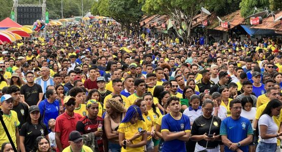 Copa do Mundo: Macapaenses marcam presença na Praça Isaac Zagury e Balneário da Fazendinha