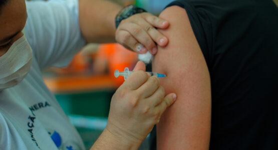 Prefeitura de Macapá intensifica pontos de vacinação itinerantes no feriado de Tiradentes￼