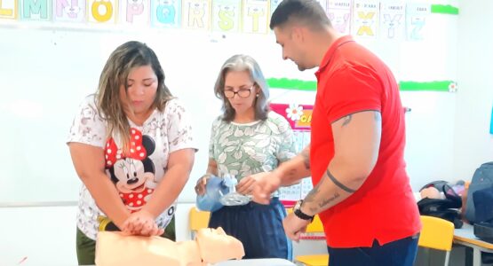 Profissionais da Educação Infantil do município recebem capacitação de primeiros socorros