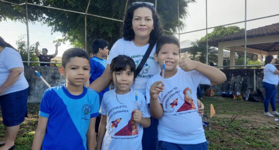 Escola Municipal realiza lançamento de foguetes produzidos com canudinhos e cano PVC com foco na Mostra Brasileira