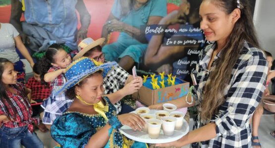 Usuários atendidos pelos Cras e Centro POP da Assistência Social ganham festa junina