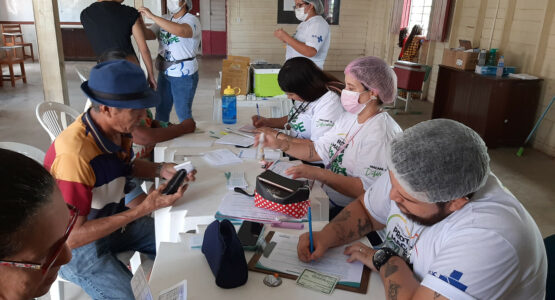 Moradores do Conjunto São José recebem oferta de imunizantes contra Covid-19, influenza e demais vacinas de rotinas