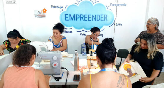 Costura Moda Praia: curso ofertado pela Prefeitura de Macapá ensina confecção de ecobags e camisetas