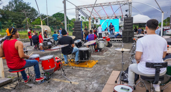 Macapá Verão 2023: Festival de música e encontro de bateristas agitam estacionamento de shopping na zona sul da capital
