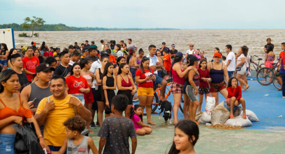 Domingueira do Macapá Verão 2023 reúne famílias e amigos na orla do Araxá e Jandiá