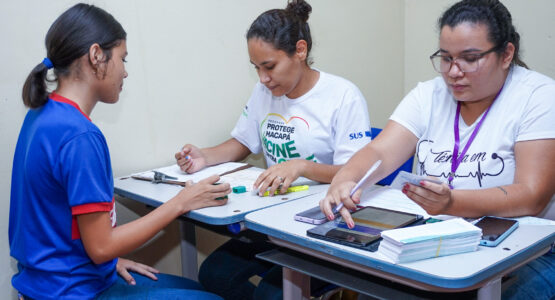 Prefeitura de Macapá realiza vacinação itinerante em escolas no bairro do Laguinho