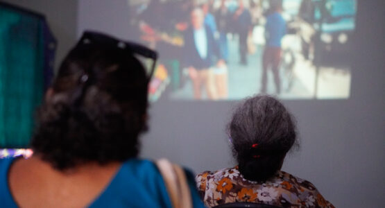Cinemotivação: Creas Liberdade promove sessão de cinema para grupo de idosos