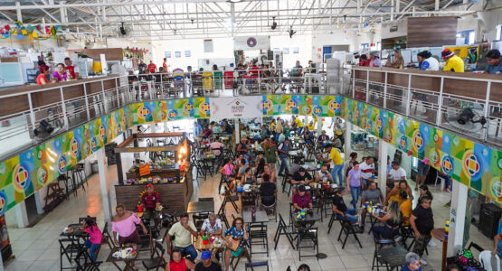Festa dos 70 anos do Mercado Central fomenta vendas durante apresentações artísticas