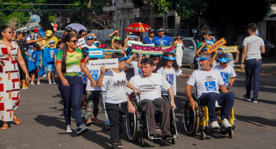 Prefeitura promove caminhada inclusiva em alusão ao Dia Nacional de Luta da Pessoa com Deficiência