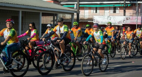 Pedalando pela Vida: Prefeitura promove passeio ciclístico Outubro Rosa