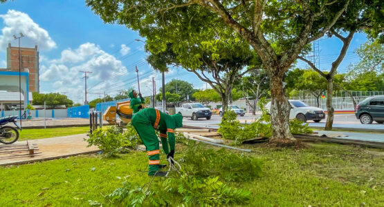 Zeladoria Urbana inicia a limpeza das vias que serão utilizadas para o Círio de Nazaré em Macapá