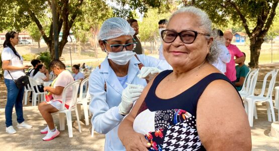 Prefeitura leva vacinação contra gripe para moradores do bairro Central de Macapá 