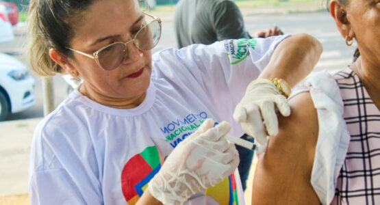 Prefeitura de Macapá oferta vacina para Influenza em ponto itinerante na praça Veiga Cabral 