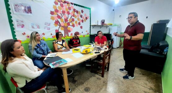 Profissionais da educação municipal recebem capacitação para formadores do programa Educa Macapá