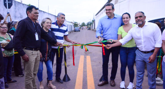 Prefeito Dr. Furlan entrega pavimentação, no bairro São José