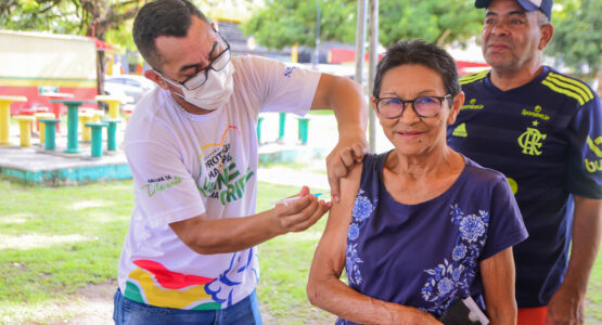 Praça Veiga Cabral é o novo ponto para Vacinação Itinerante contra Influenza e Covid-19