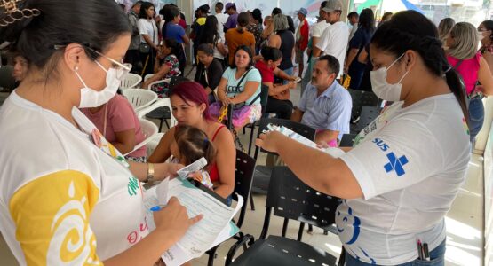 Prefeitura leva vacinação itinerante para usuários da Casa do Bolsa