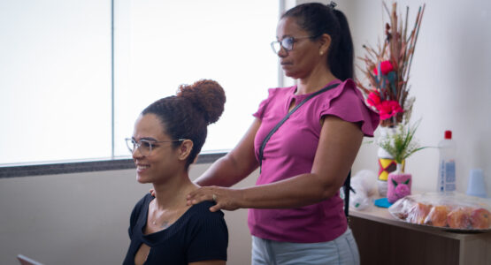 Prefeitura realiza oficina de massagem relaxante para mulheres de baixa renda em Macapá
