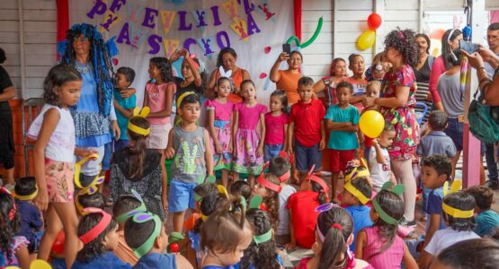 Crianças do bairro Cidade Nova participam de 1ª atividade de Páscoa do Cras União