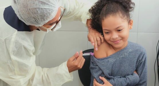 Prefeitura realiza vacinação itinerante nas escolas de 8 a 12 de Abril; confira os locais