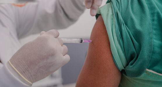 Prefeitura de Macapá inicia vacinação contra o HPV para crianças, adolescentes e jovens de 9 a 19 anos 