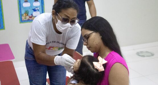 Em Macapá, Prefeitura leva vacinação itinerante para creche do bairro Brasil Novo