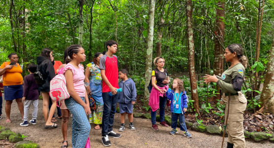 Prefeitura leva crianças com TEA para momento de lazer no Bioparque da Amazônia