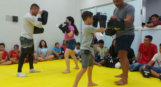 Semel abre inscrições gratuitas para aulas de karatê, boxe, kickboxing, luta livre e vôlei de areia